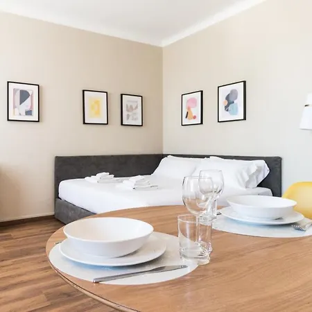 Italianway - Castel Morrone 21 * Milano